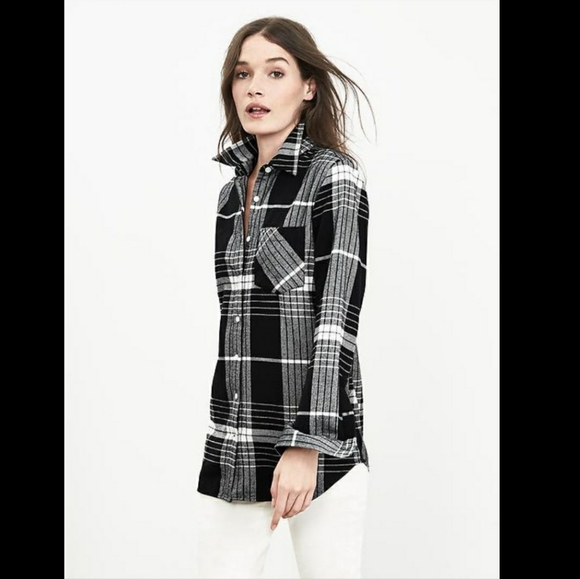 Banana Republic Tops - NWOT Banana Republic Plaid Large Button Up